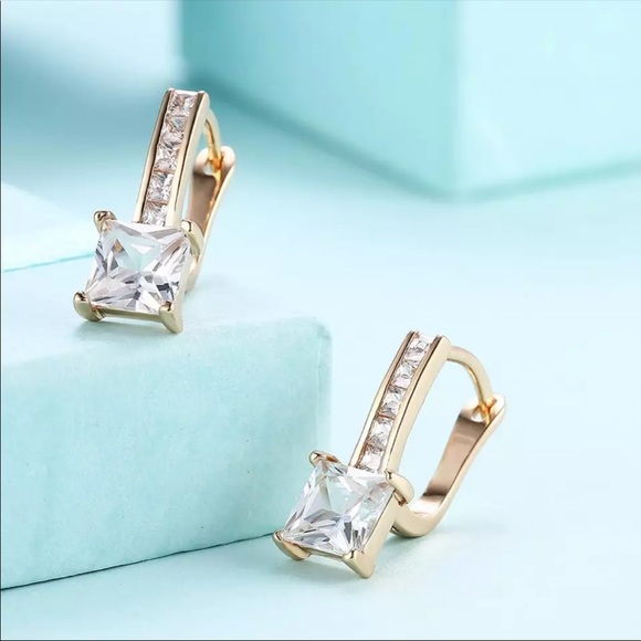 New 18K Gold Plated Square Diamonds Earrings - Picture 3 of 6
